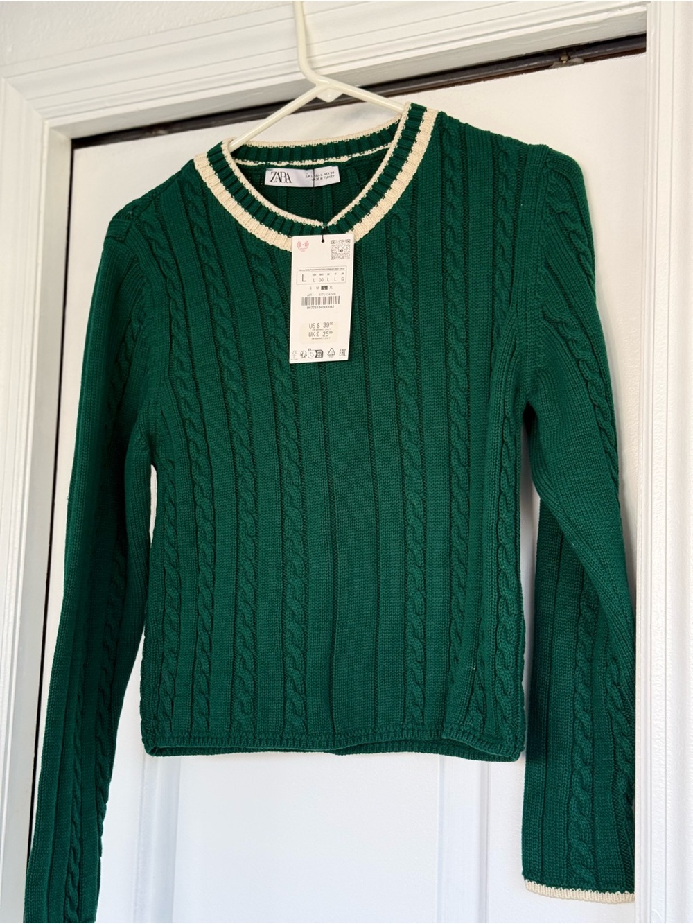 ZARA Emerald Green Cable-Knit Crewneck Sweater with Cream Trim